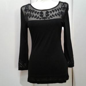 🌺 Near New H&M Black Blouse w/Embroidered Mesh